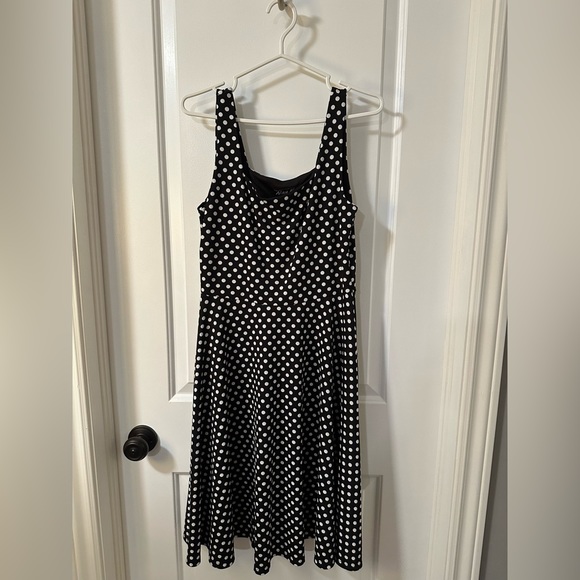 Nina K polka dot dress - Made in Canada - size Medium - Picture 1 of 3